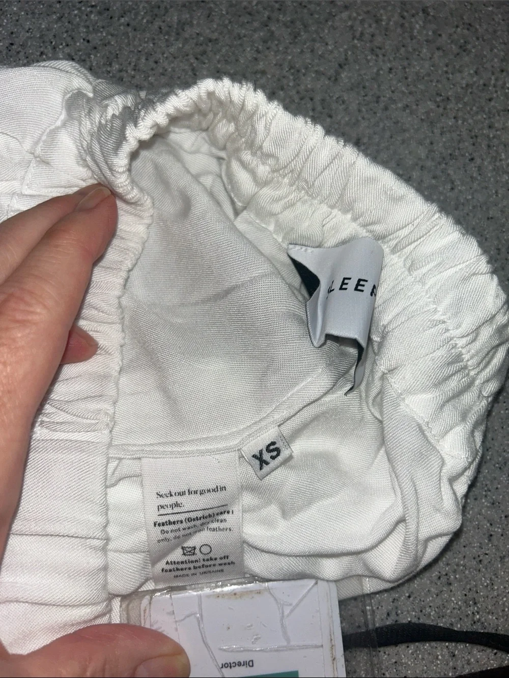 SLEEPER sz XS PRE-OWNED White Feather-Trim Button Pajama Set -FLAWED
